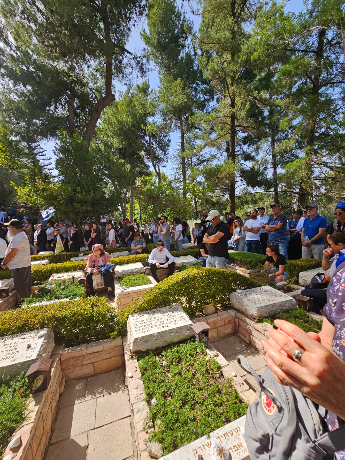 אלפים הגיעו בערב שבת להלוויית החייל הבודד שנפל בעזה