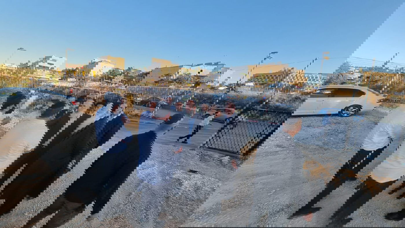 מעמדי ההדלקות יתקיימו בחצר ההילולא בקבר שמעון הצדיק