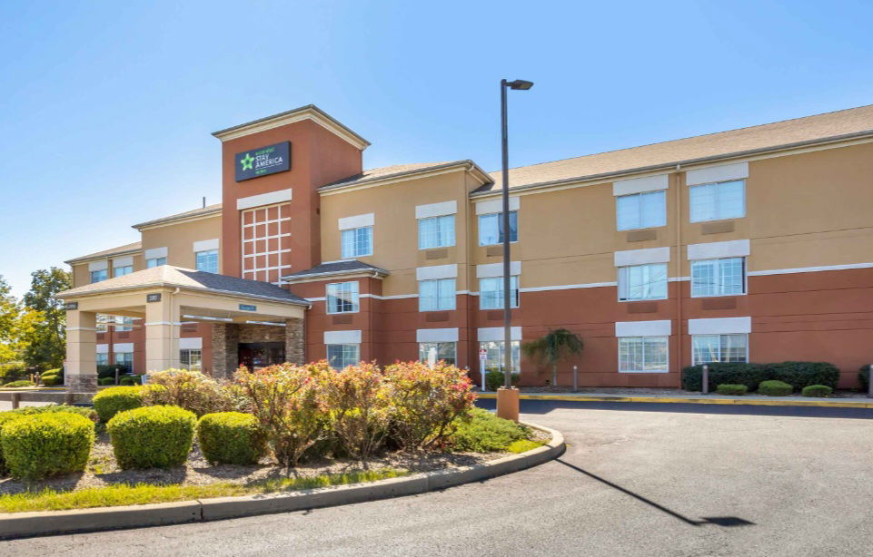 מתחם המלון בה ישהה האדמו"ר עם הנגידים