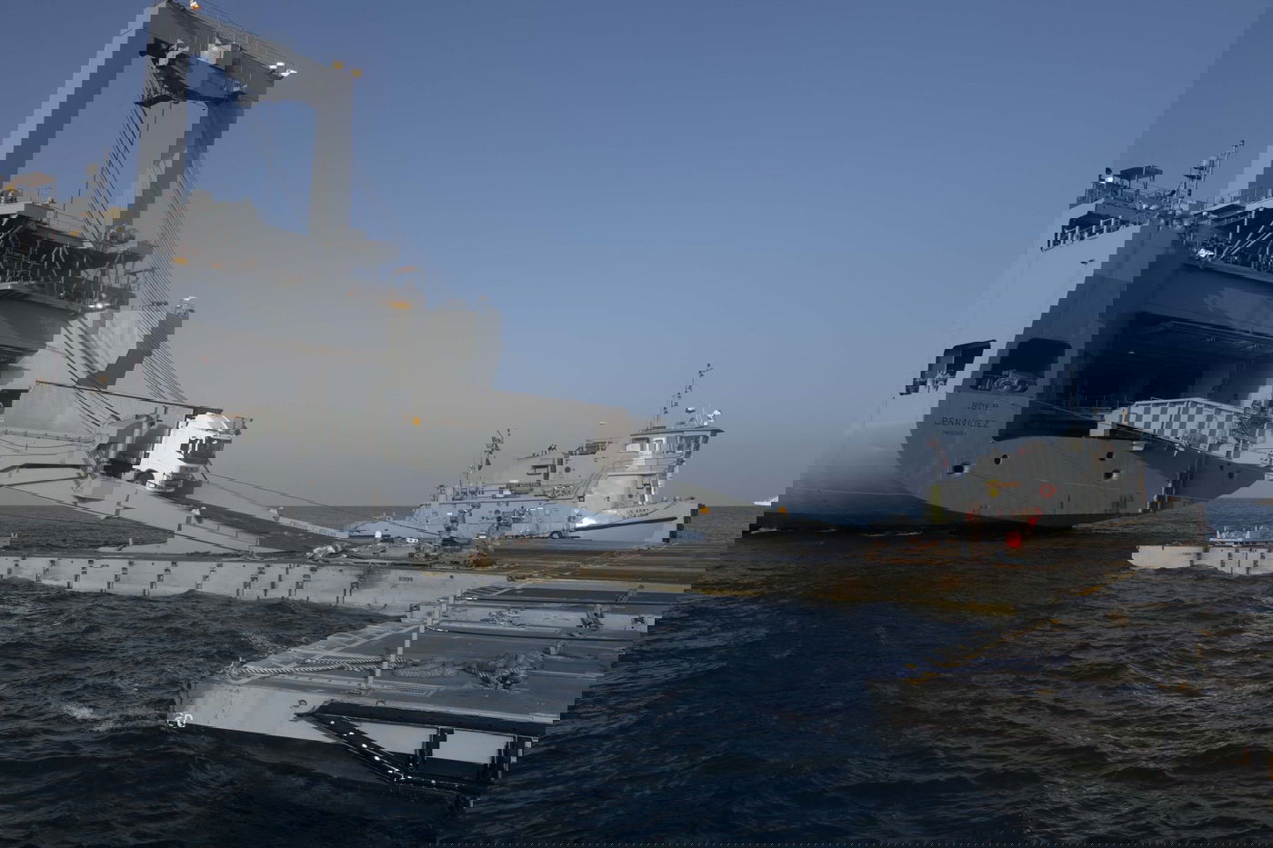 העברת הסיוע מהמזח לרצועה