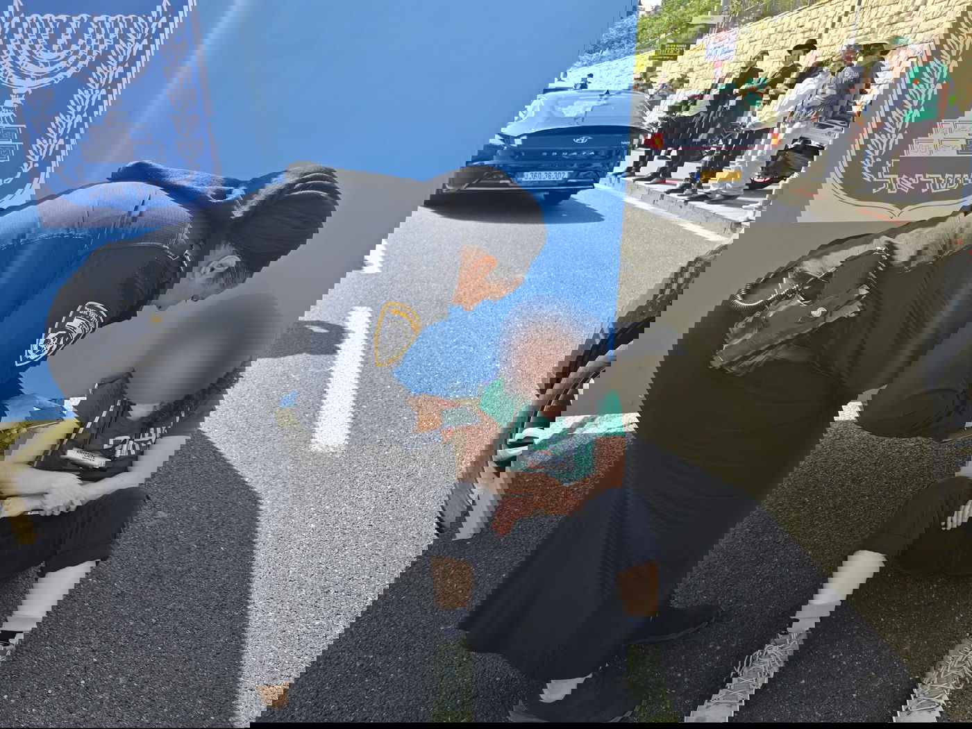 מפגינים הציבו קלפי בכביש הראשי בכניסה לירושלים; 3 מפגינים נעצרו