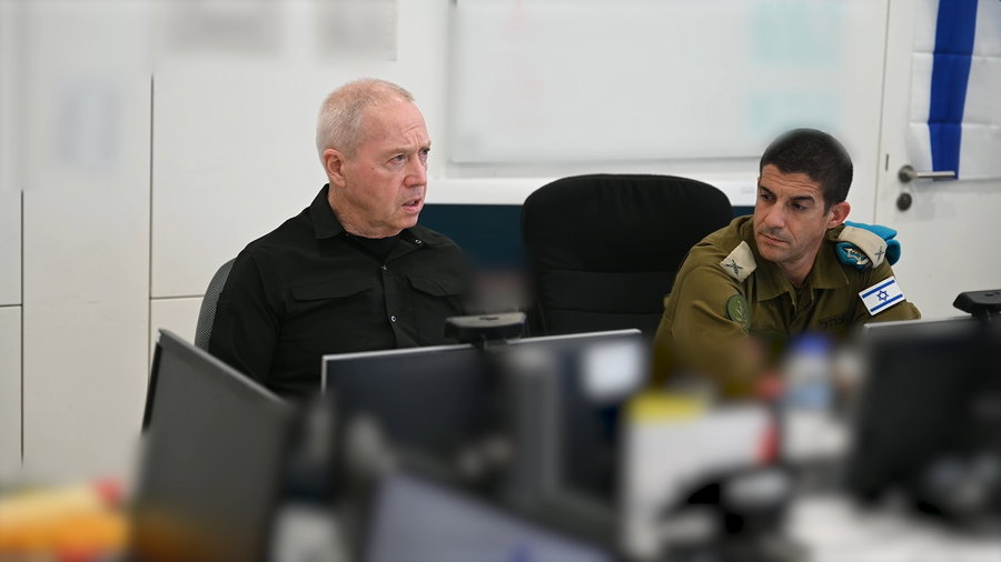 גלנט בסיור ביחידה 8200