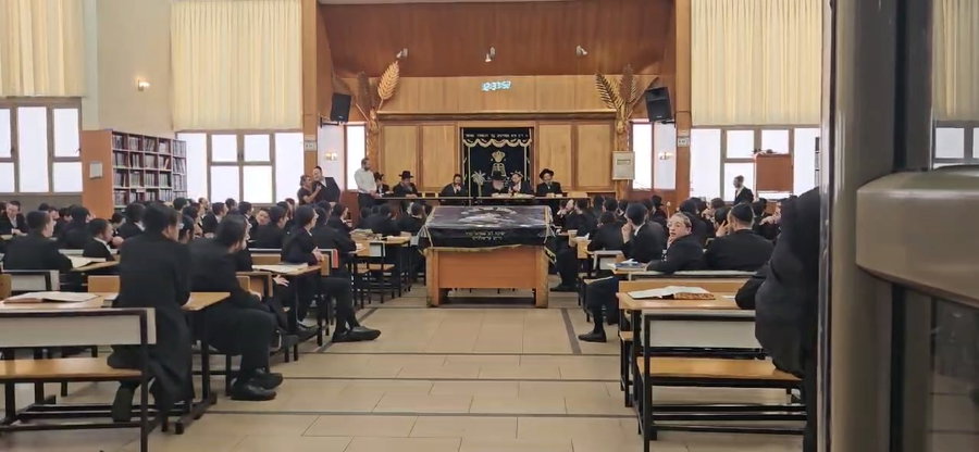וסרלאוף וגולדקנופף בישיבת גור בערד
