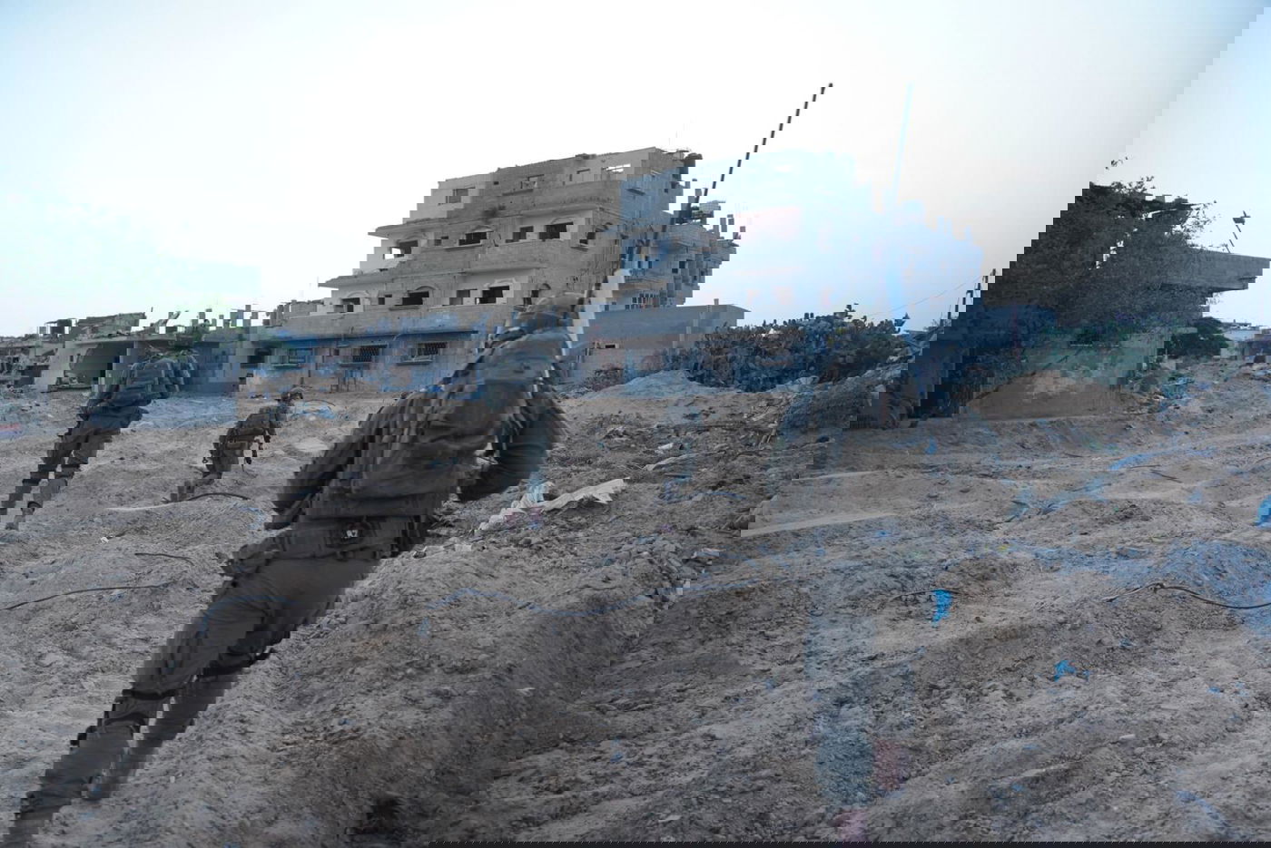 צה"ל פועל בלב רפיח | חיל האוויר תקף מטרות טרור של חיזבאללה בדרום לבנון 