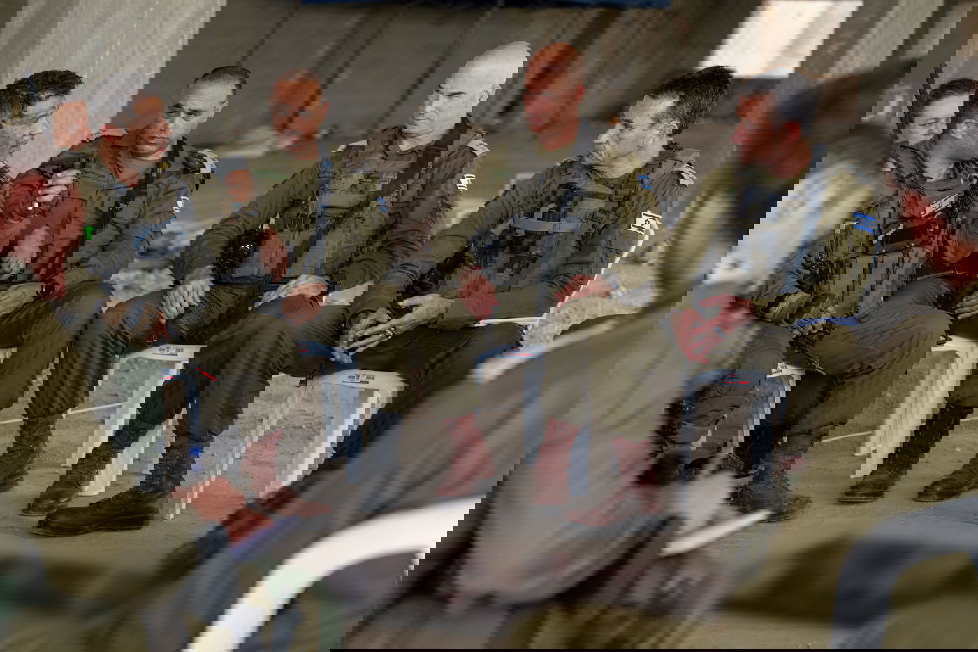 עם אנשי המילואים