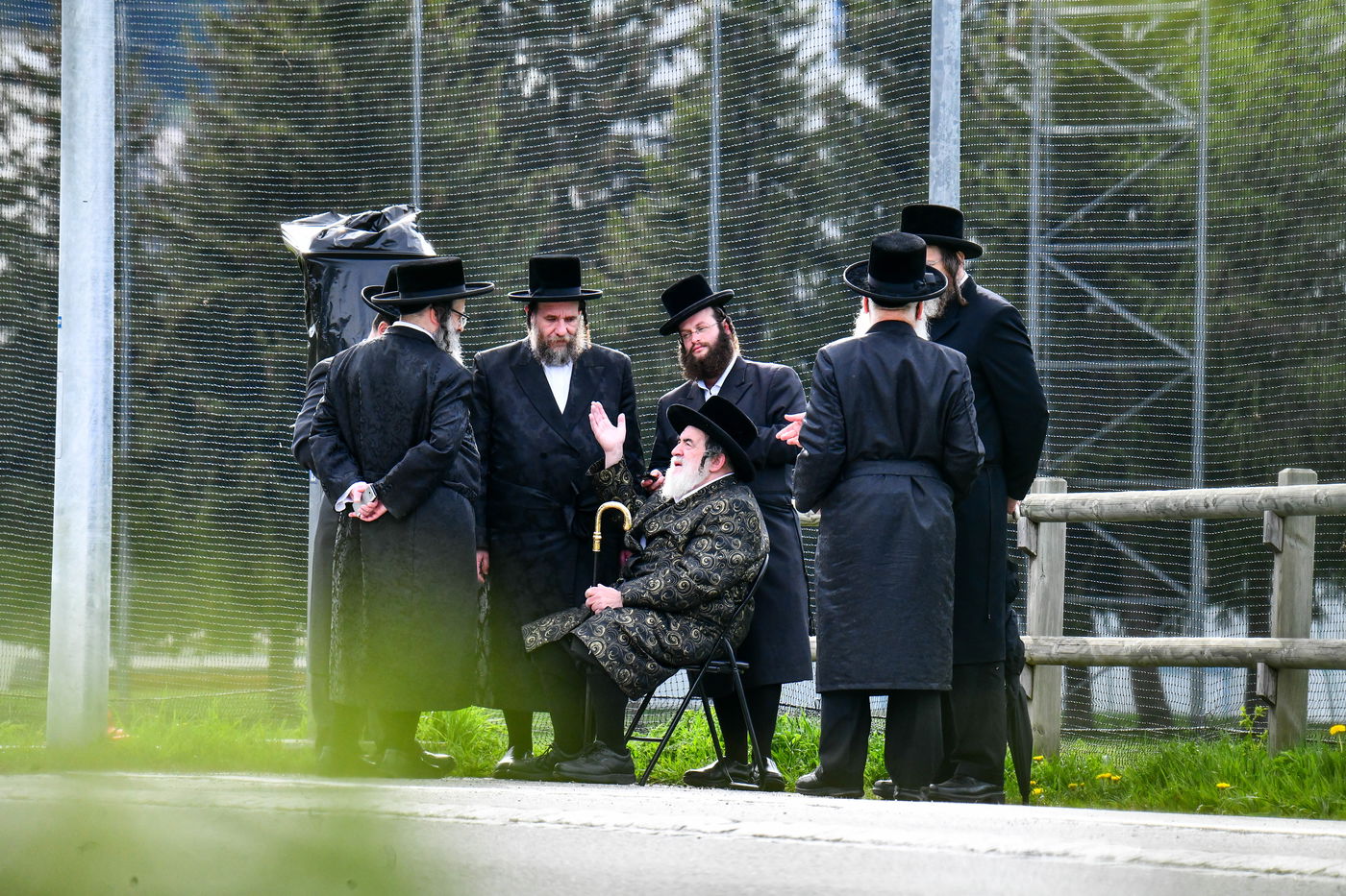 האדמו"ר מויז'ניץ בנאות דשא בשווייץ