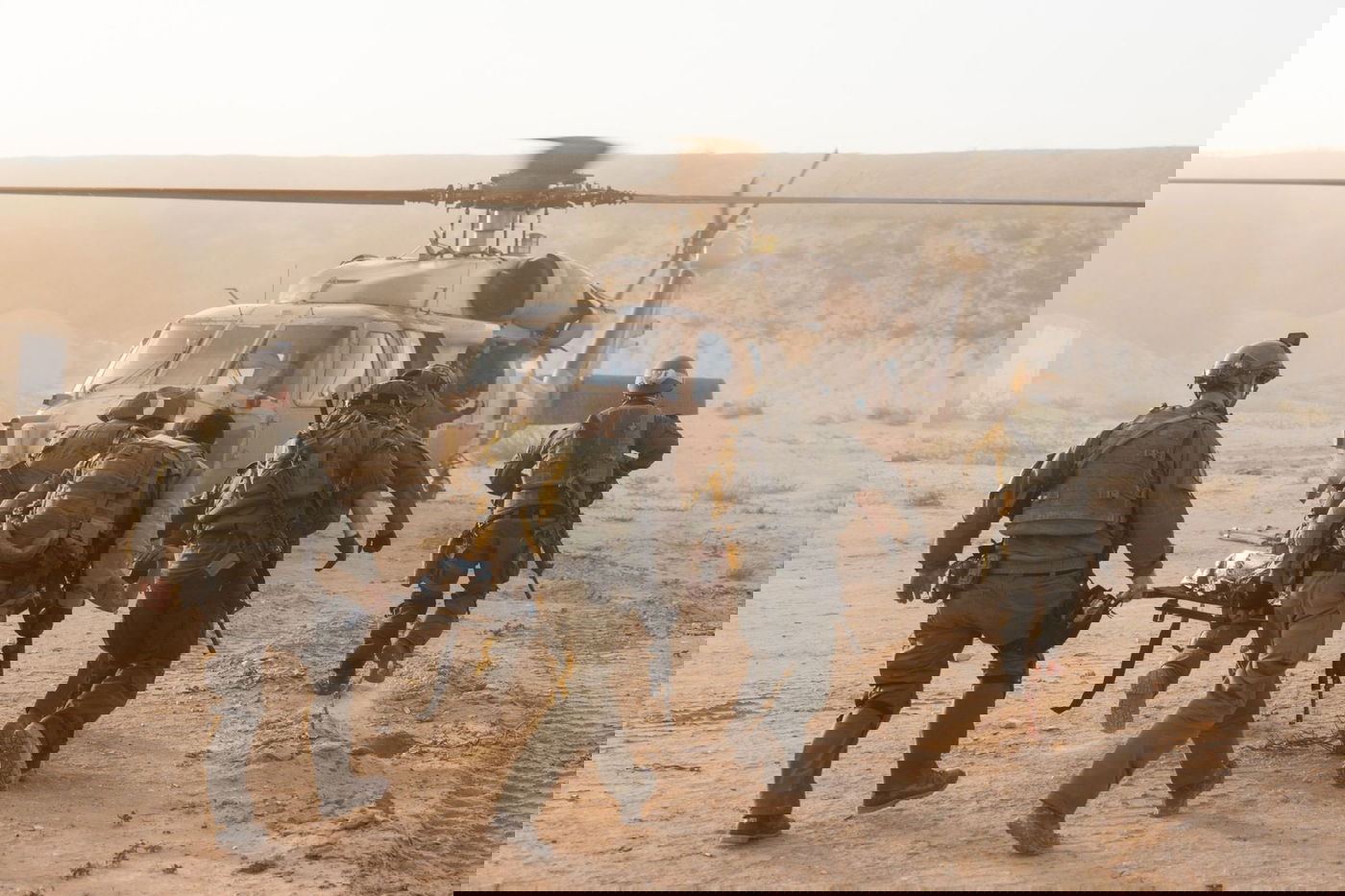 פינוי חיילים פצועים משדה הקרב