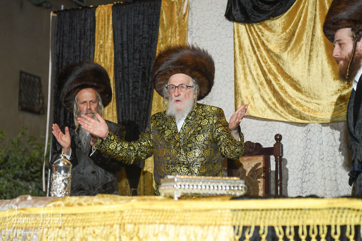 ל"ג בעומר בחצה"ק זלאטשוב 