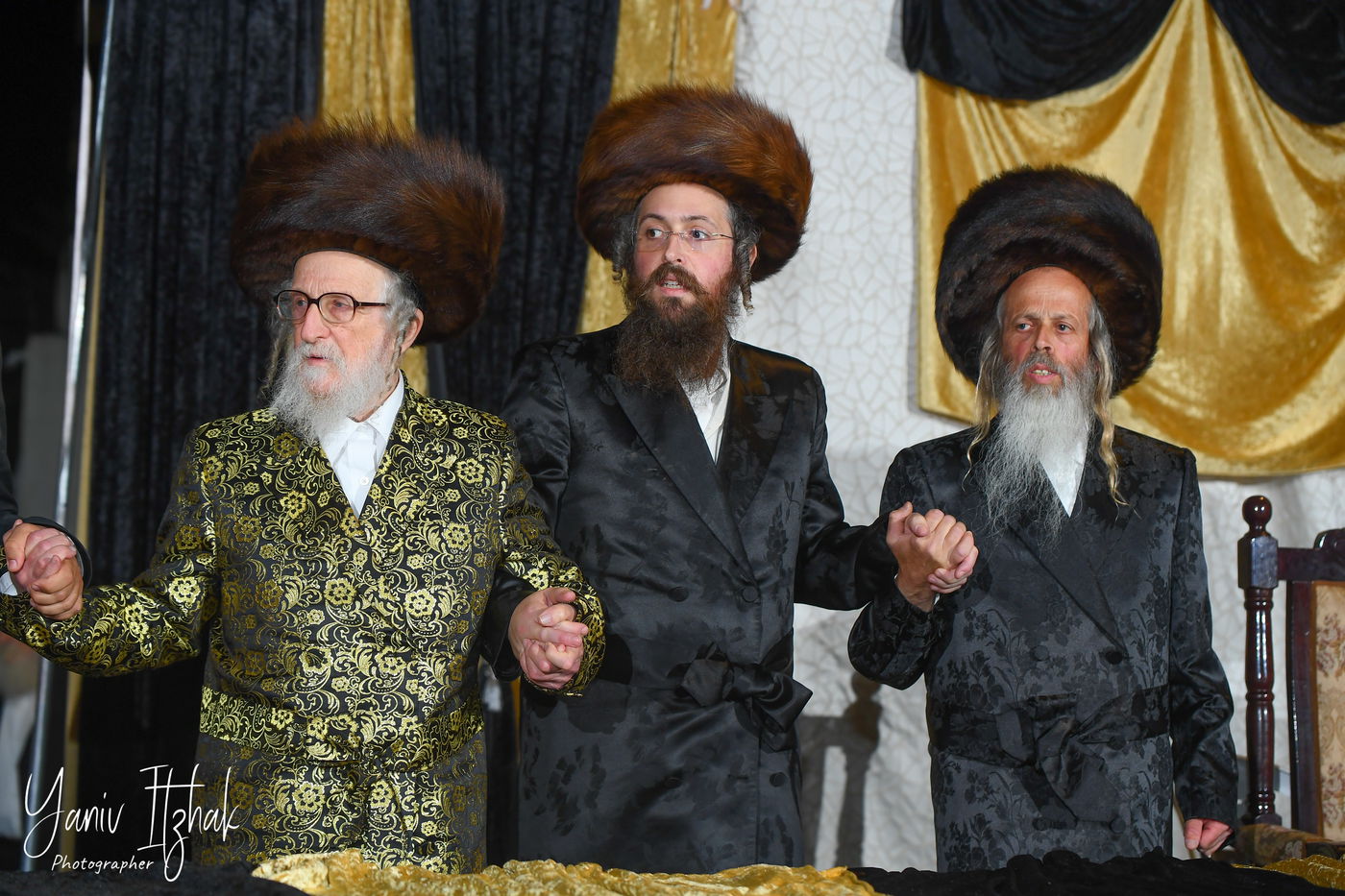 ל"ג בעומר בחצה"ק זלאטשוב 