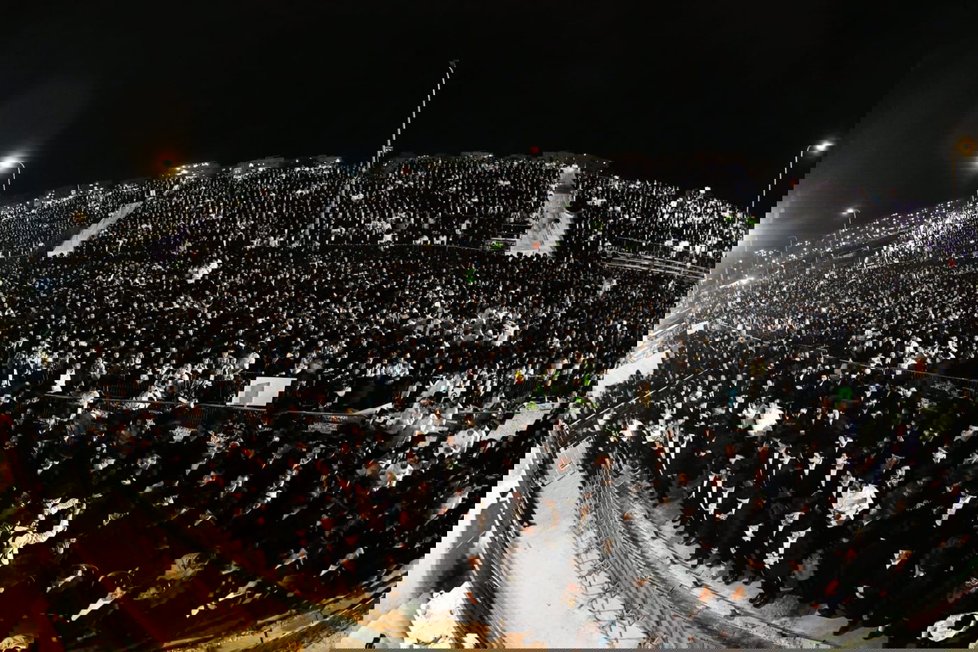 הרה"צ רבי אלימלך בידרמן בהדלקה