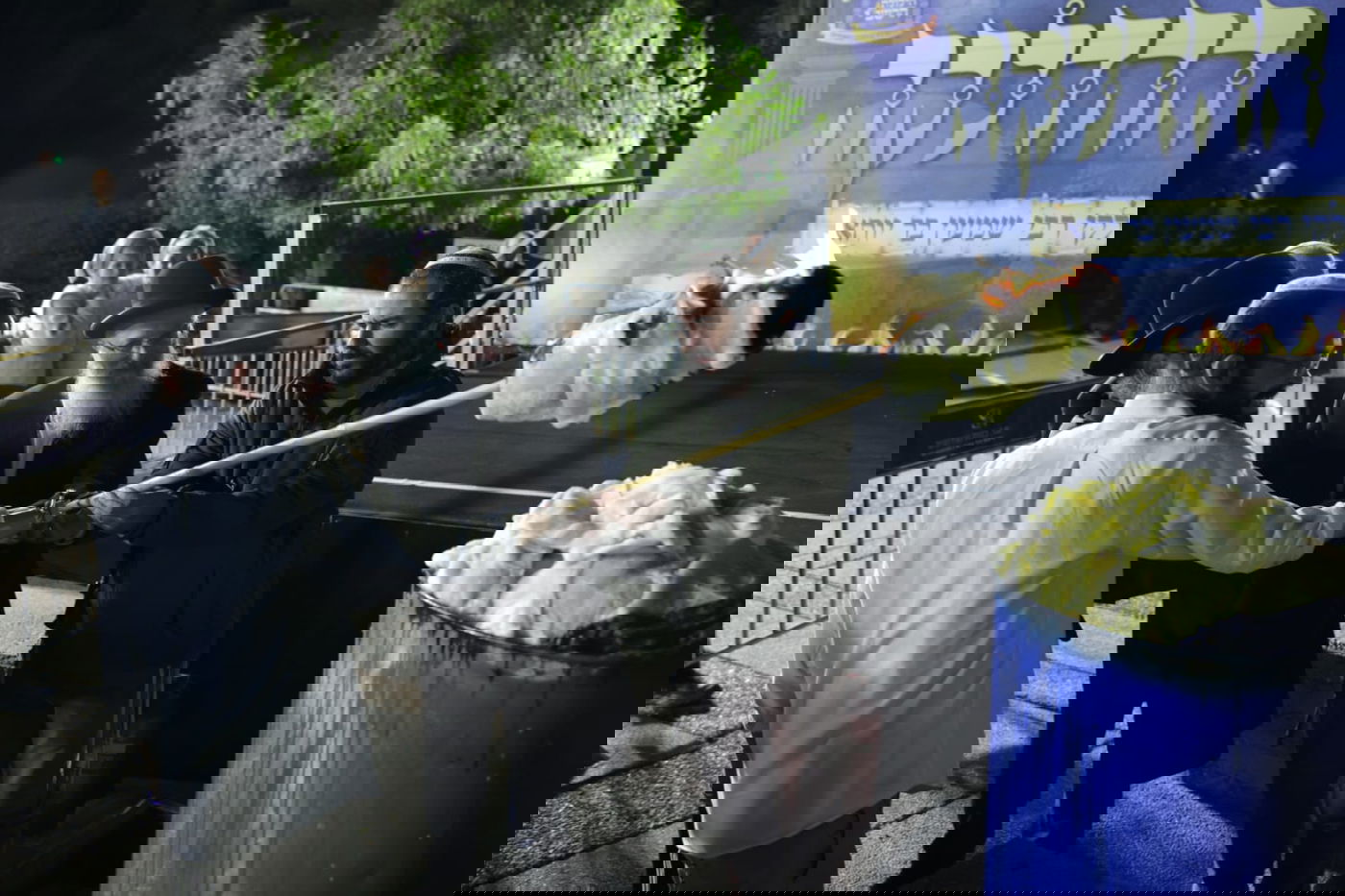 הדלקת רבה של צפת הגאון רבי שמואל אליהו בסמוך לציון רשב"י במירון