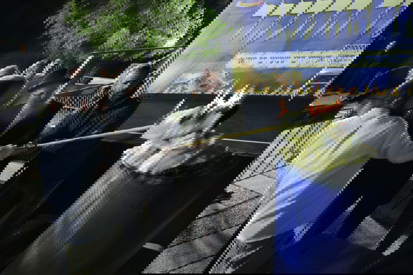 הדלקת רבה של צפת הגאון רבי שמואל אליהו בסמוך לציון רשב"י במירון