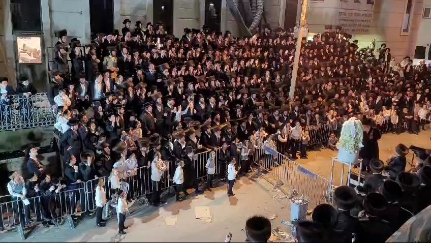 הדלקה בחצה"ק בוהוש