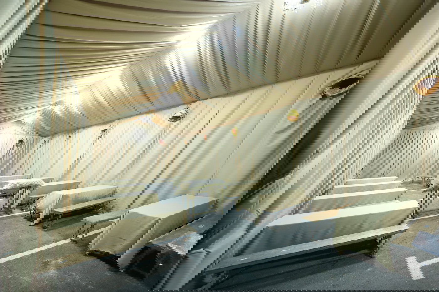 אווירת מירון בירושלים: 'חצר ההילולא' של משרד ירושלים ומסורת ישראל בסמוך לציון שמעון הצדיק בירושלים