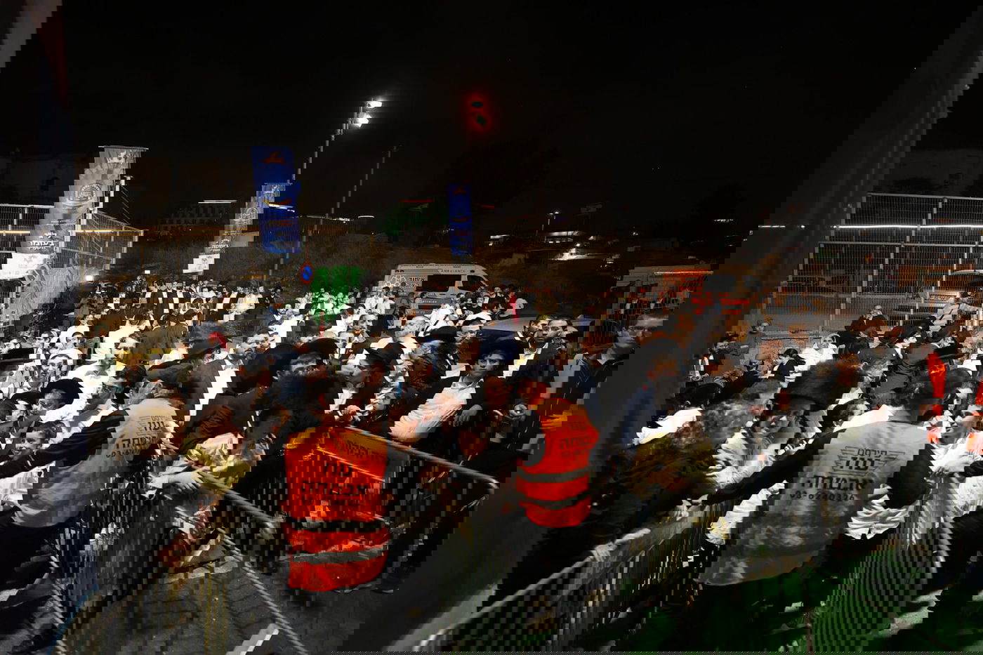 אווירת מירון בירושלים: 'חצר ההילולא' של משרד ירושלים ומסורת ישראל בסמוך לציון שמעון הצדיק בירושלים