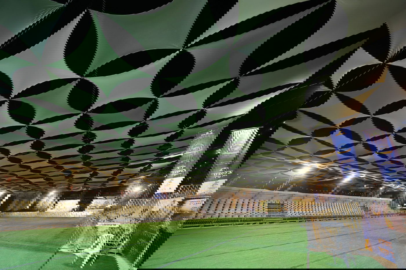 אווירת מירון בירושלים: 'חצר ההילולא' של משרד ירושלים ומסורת ישראל בסמוך לציון שמעון הצדיק בירושלים