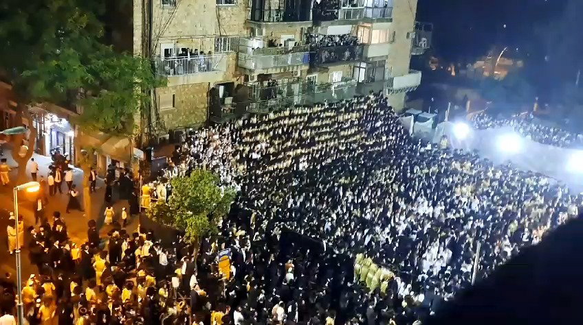 הדלקה בחהצ"ק תולדות אברהם יצחק