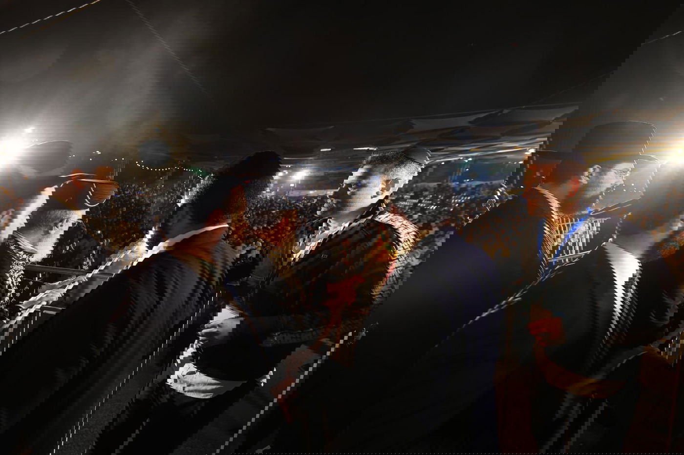 ההדלקה המרכזית בראשות הראש"ל הגאון רבי יצחק יוסף ב'חצר ההילולא' בסמוך לציון שמעון הצדיק בירושלים