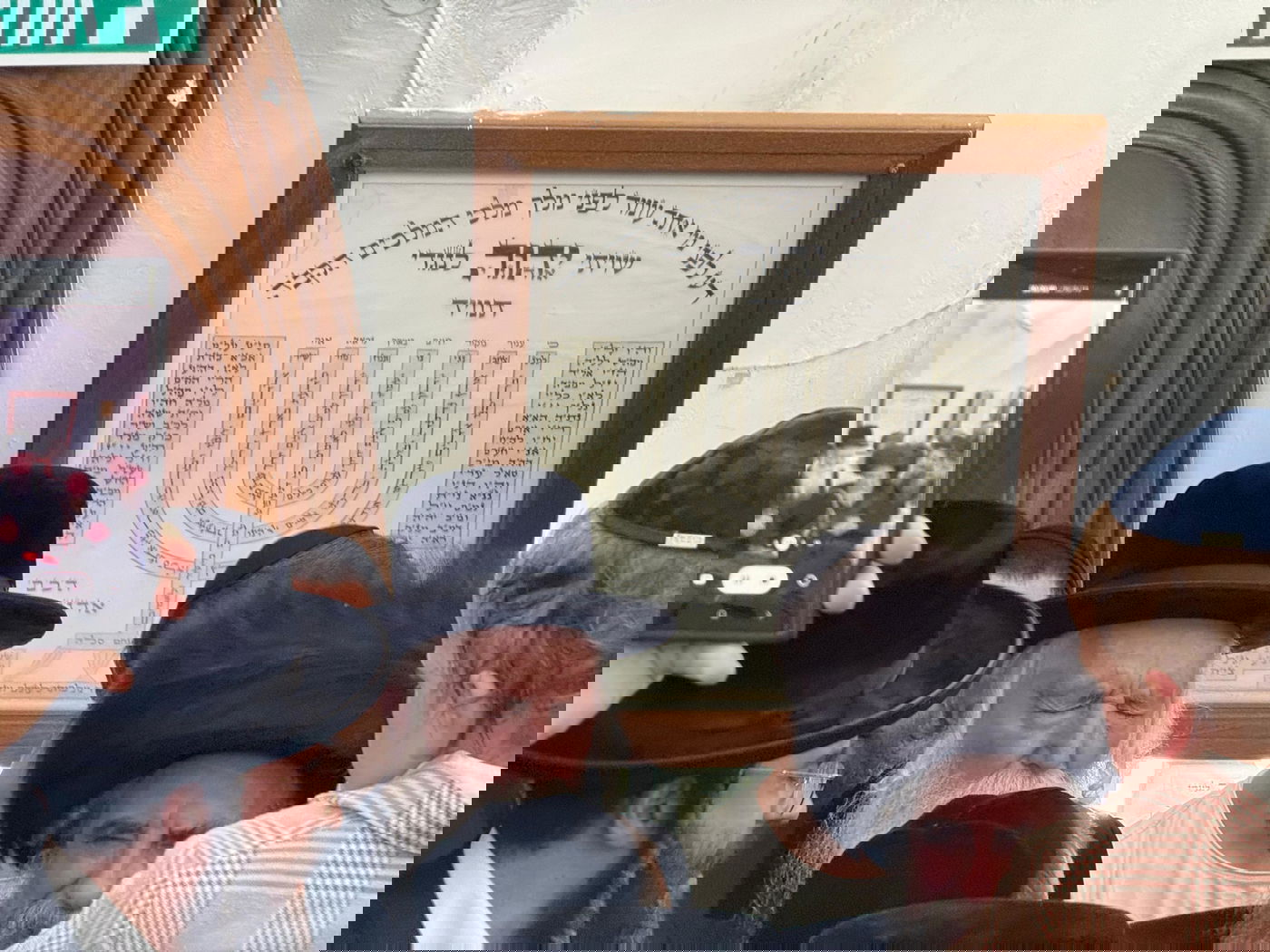 בחוץ ההר סגור; בפנים בציון מאות רוקדים | תיעוד ממירון