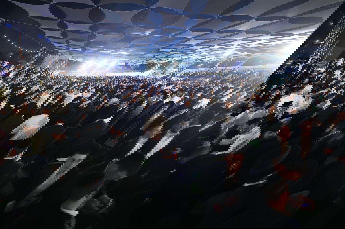 בהילולא דבר יוחאי: המוני עמך בית ישראל בשמחת רשב"י ב'חצר ההילולא' בסמוך לציון שמעון הצדיק בירושלים