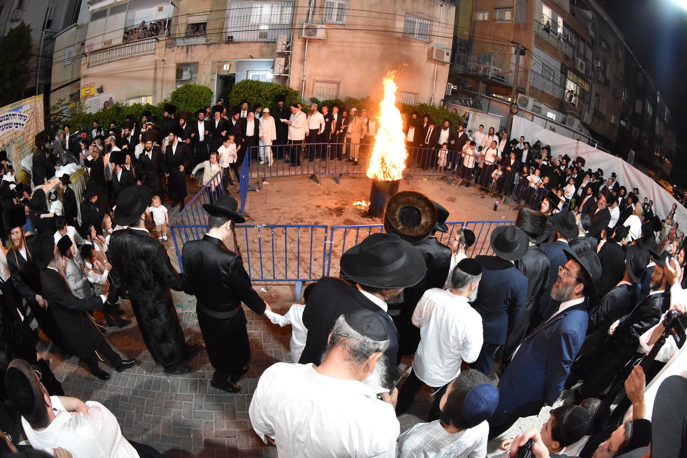 ל"ג בעומר בחצה"ק אשלג