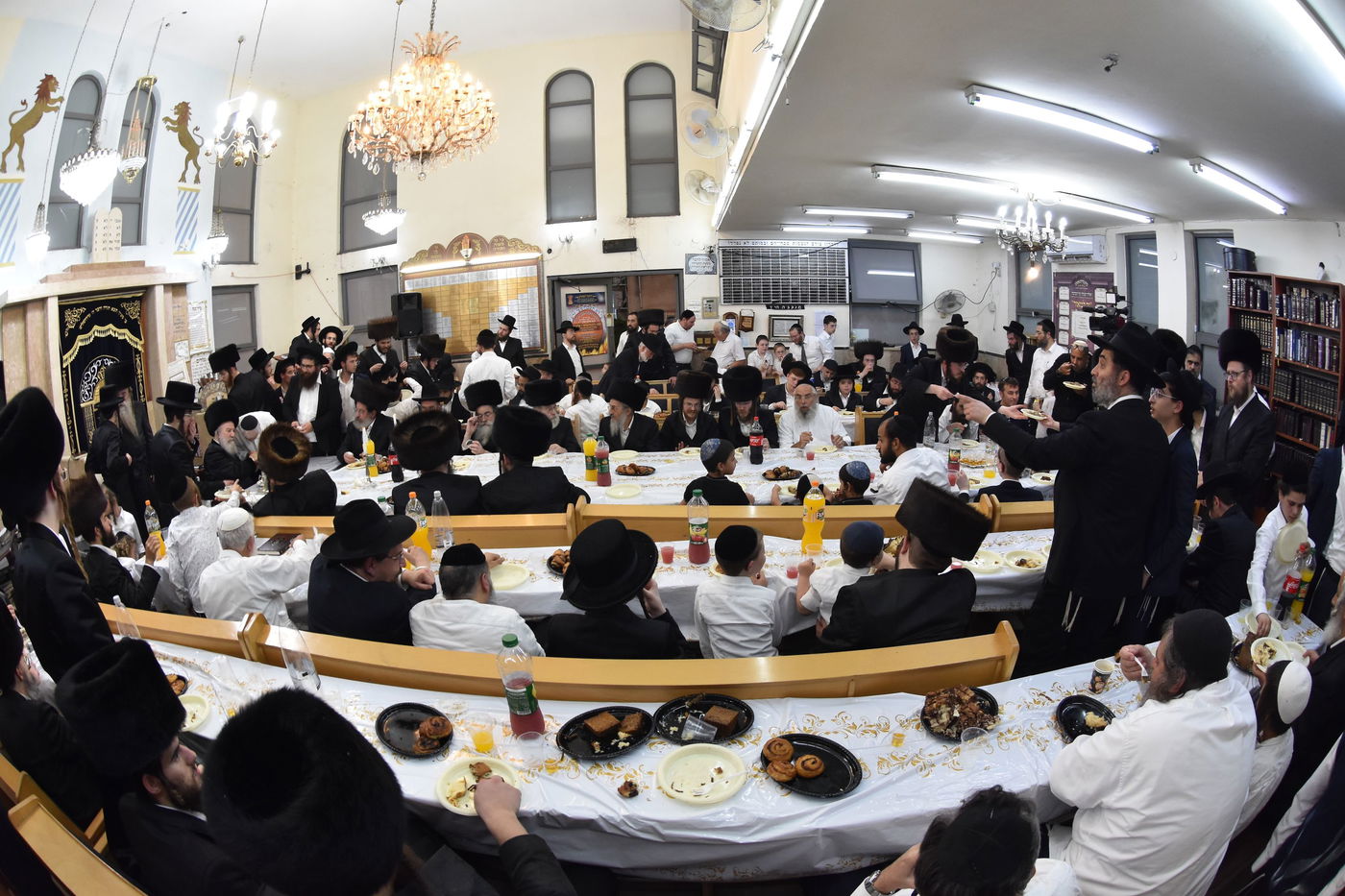 ל"ג בעומר בחצה"ק אשלג