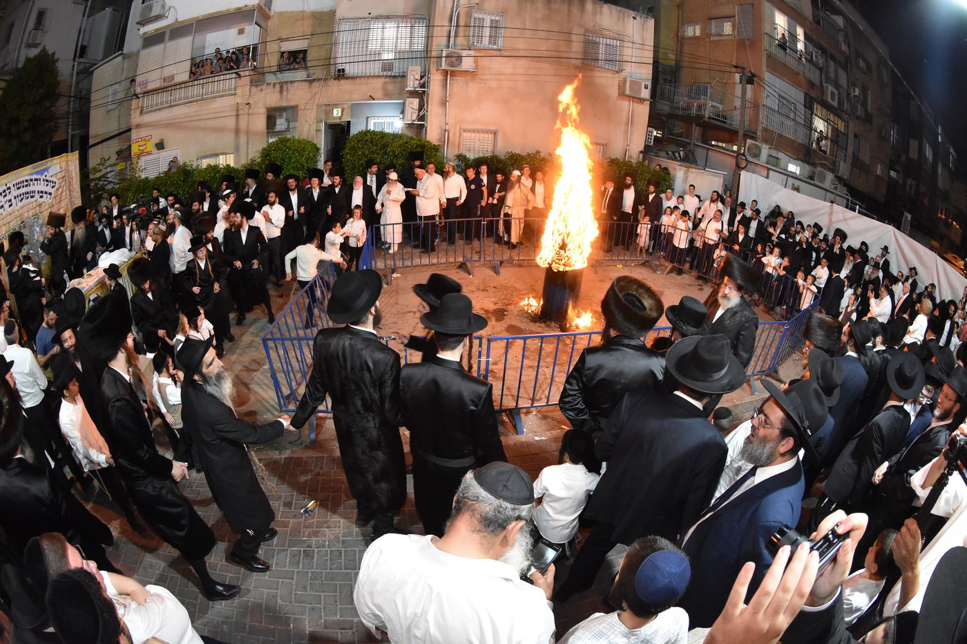 ל"ג בעומר בחצה"ק אשלג