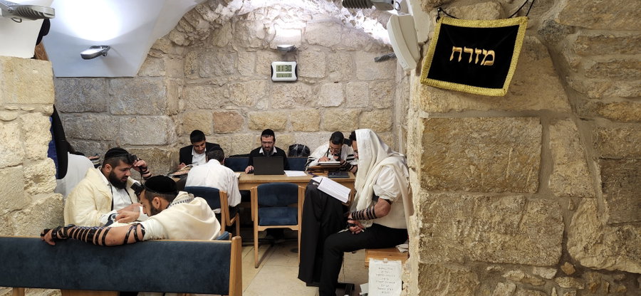 כולל מיוחד המתקיים במקום בראשות הרב יהודה צדק - הוא זה שמשמש כידו הארוכה של שמואל הנביא להמשיך ולפעול למען כלל ישראל הצריכים ישועה