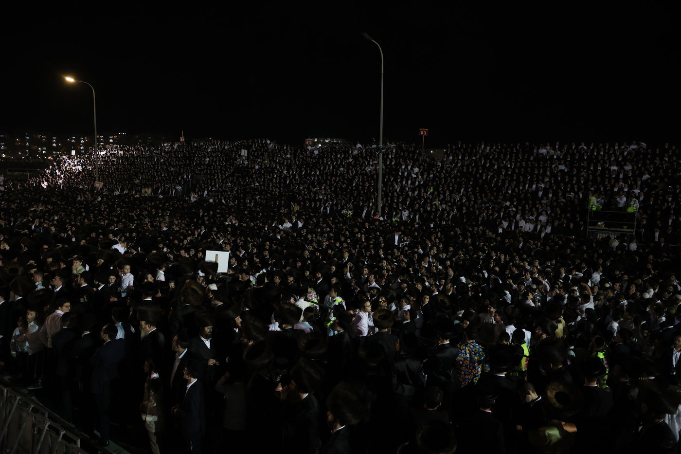 הרה"צ רבי אלימלך בידרמן בהדלקה