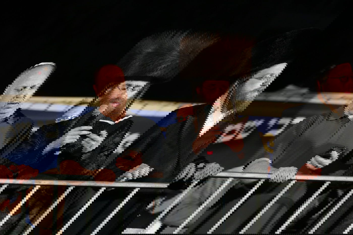 רבבות חוגגים ב'חצר ההילולא' בשמעון הצדיק