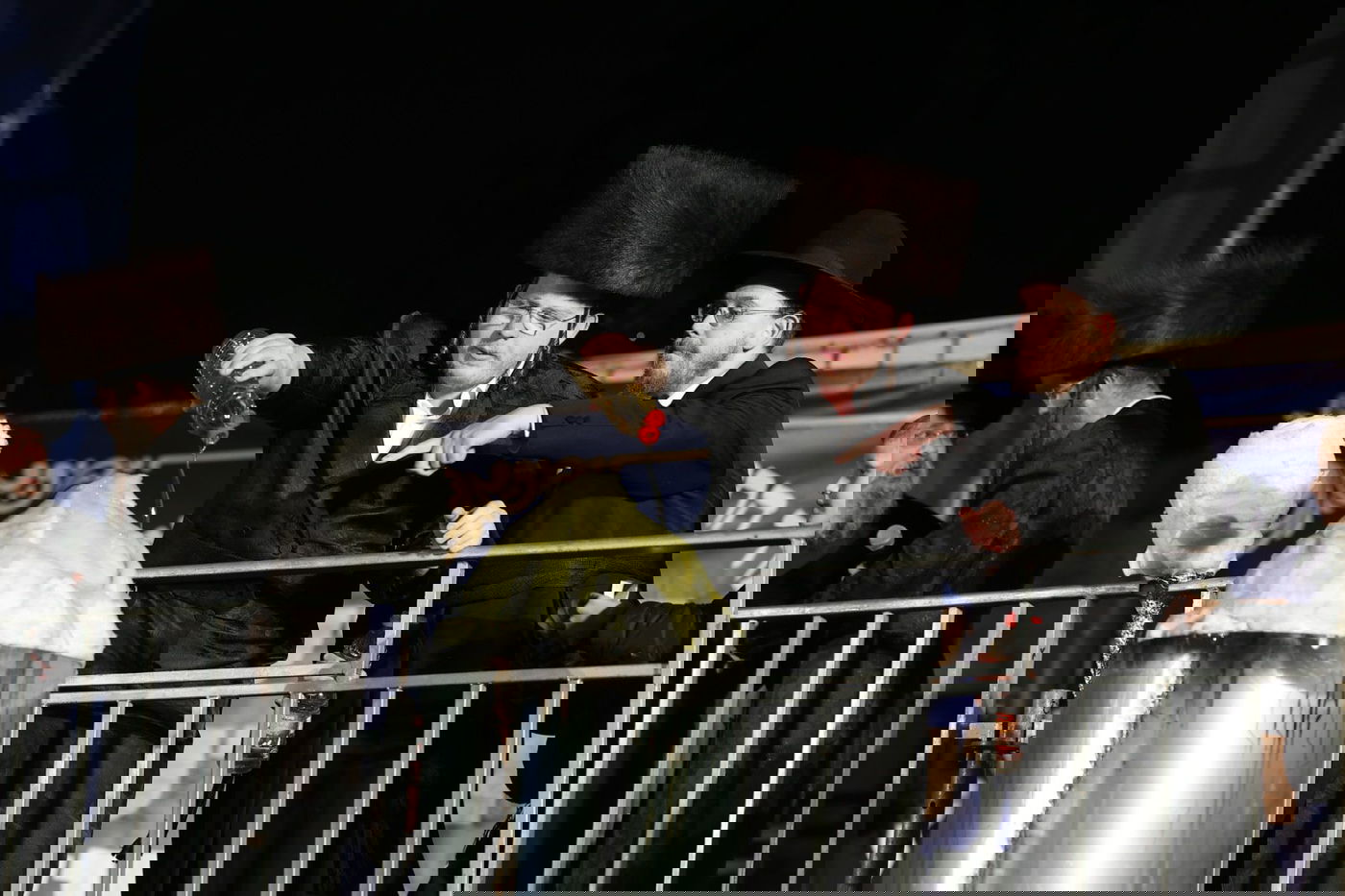 רבבות חוגגים ב'חצר ההילולא' בשמעון הצדיק