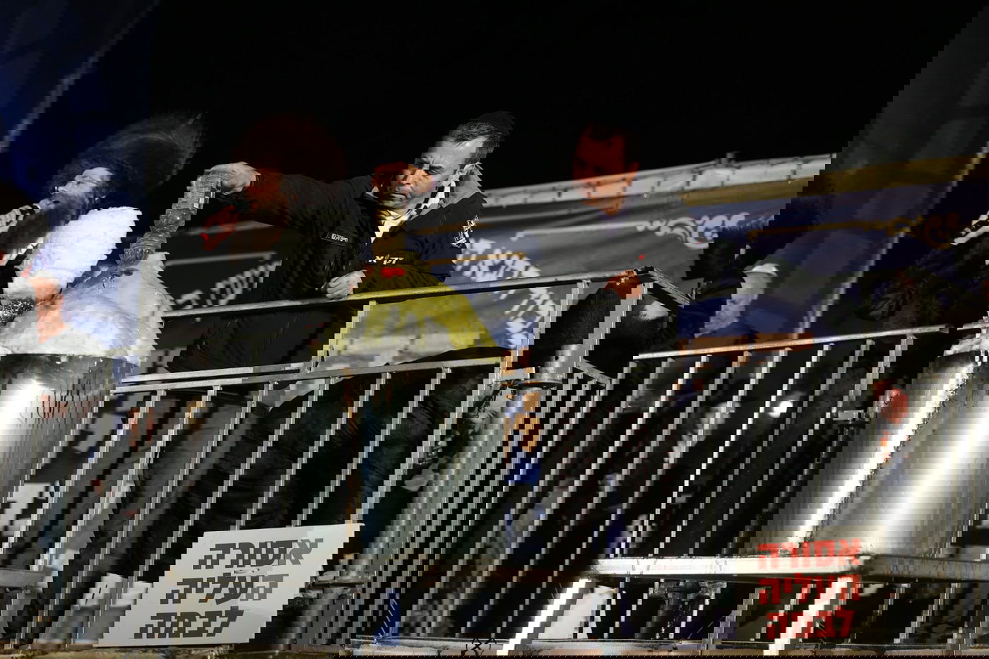 רבבות חוגגים ב'חצר ההילולא' בשמעון הצדיק