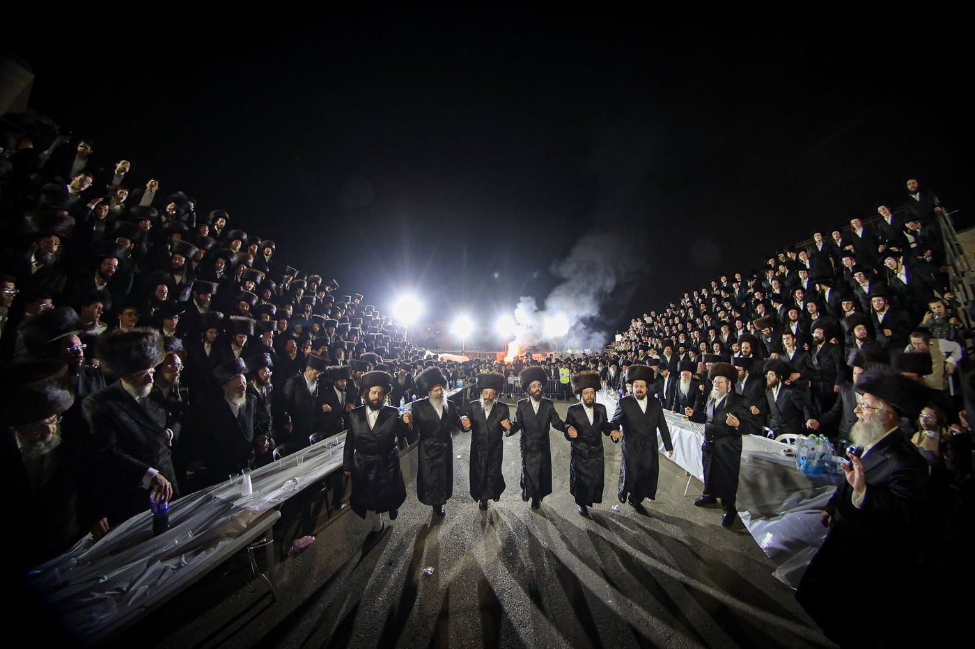 ל"ג בעומר בחצה"ק זוועהיל