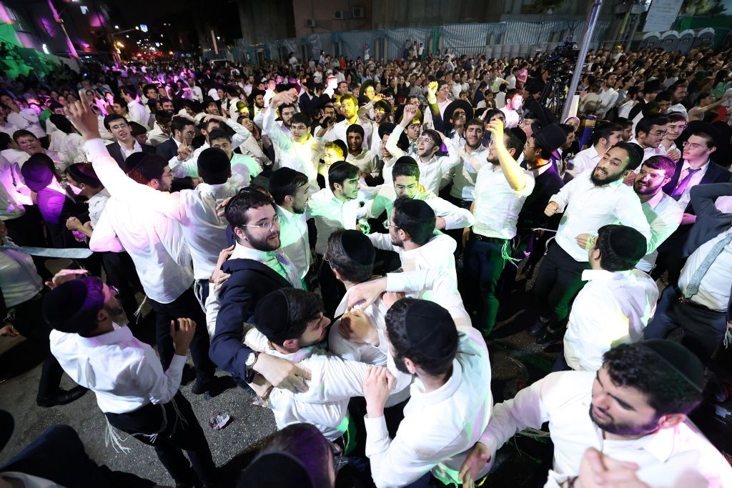 ההדלקה המרכזי בשכונת 'רמת אהרן' בב"ב