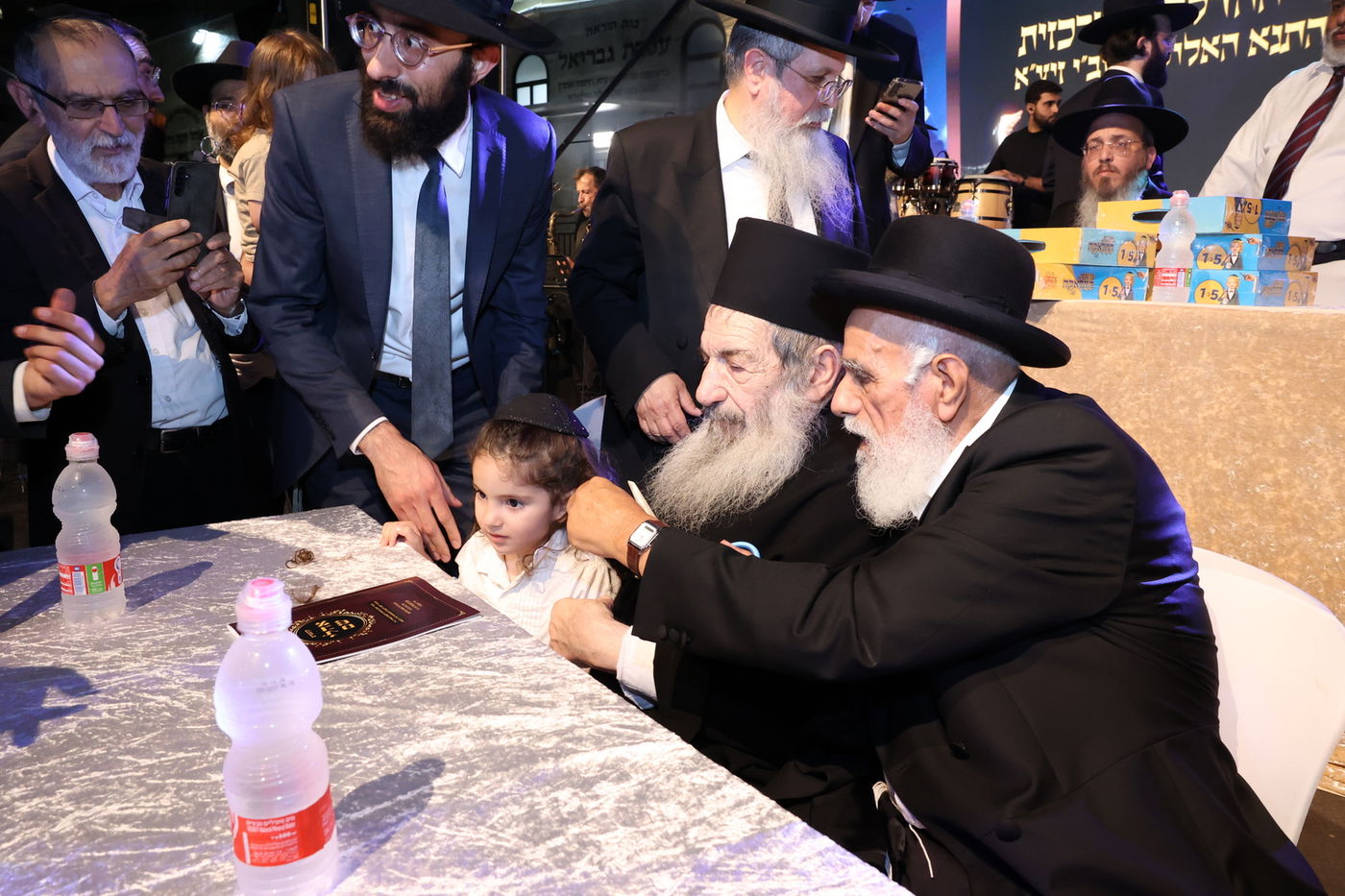 ההדלקה המרכזי בשכונת 'רמת אהרן' בב"ב