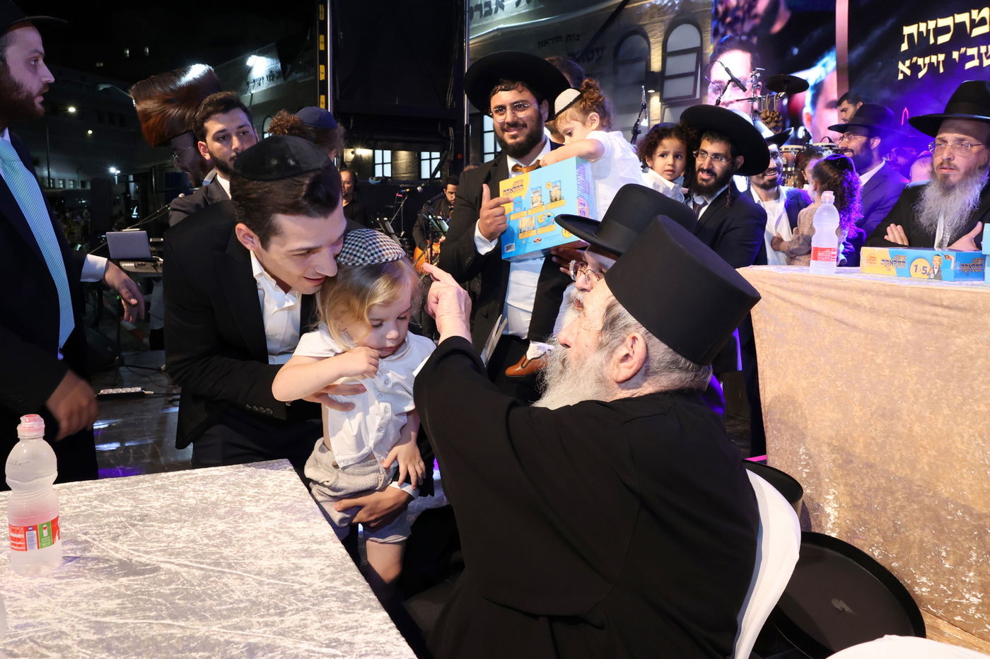 ההדלקה המרכזי בשכונת 'רמת אהרן' בב"ב