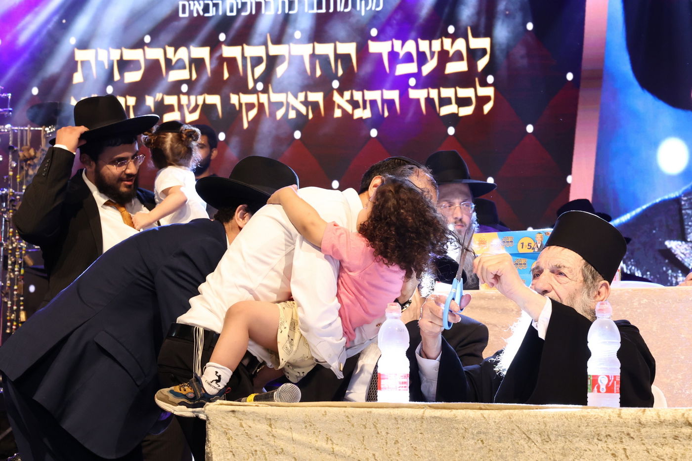 ההדלקה המרכזי בשכונת 'רמת אהרן' בב"ב