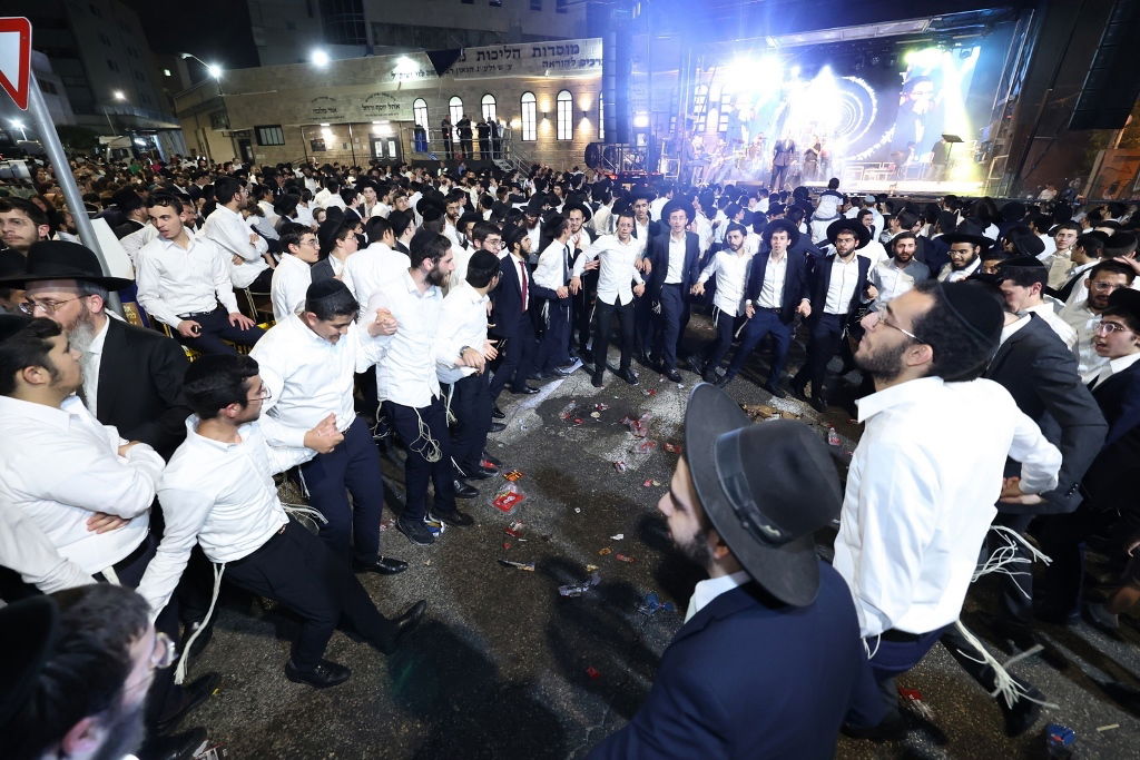 ההדלקה המרכזי בשכונת 'רמת אהרן' בב"ב