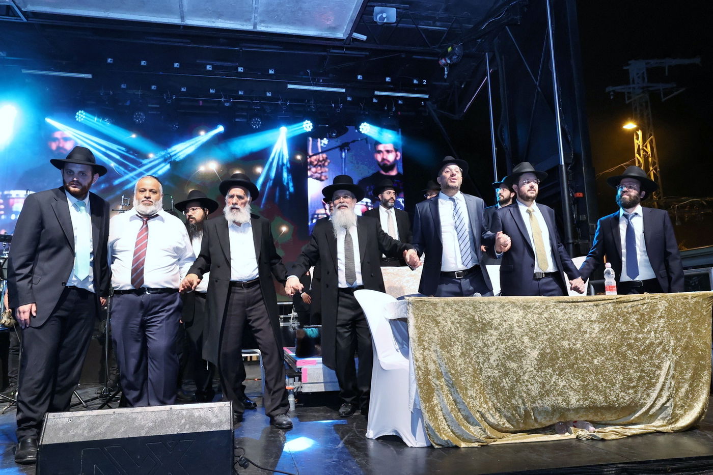 ההדלקה המרכזי בשכונת 'רמת אהרן' בב"ב