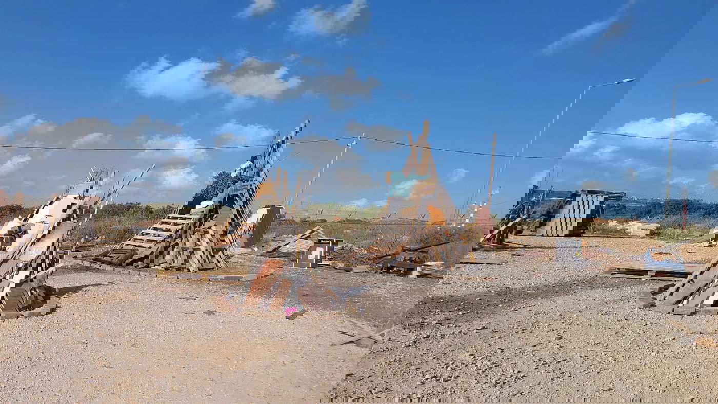 כינוס של מאות ילדים והדלקות ציבוריות; רצף מדליק של אירועי ל"ג בעומר בעמנואל