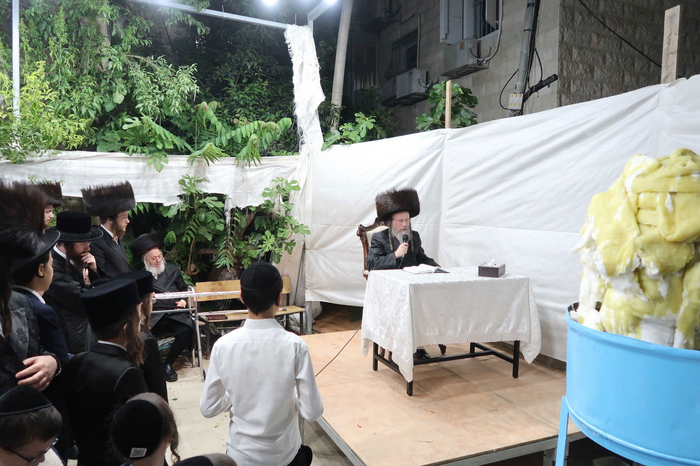 ל"ג בעומר בחצה"ק ווארדאן