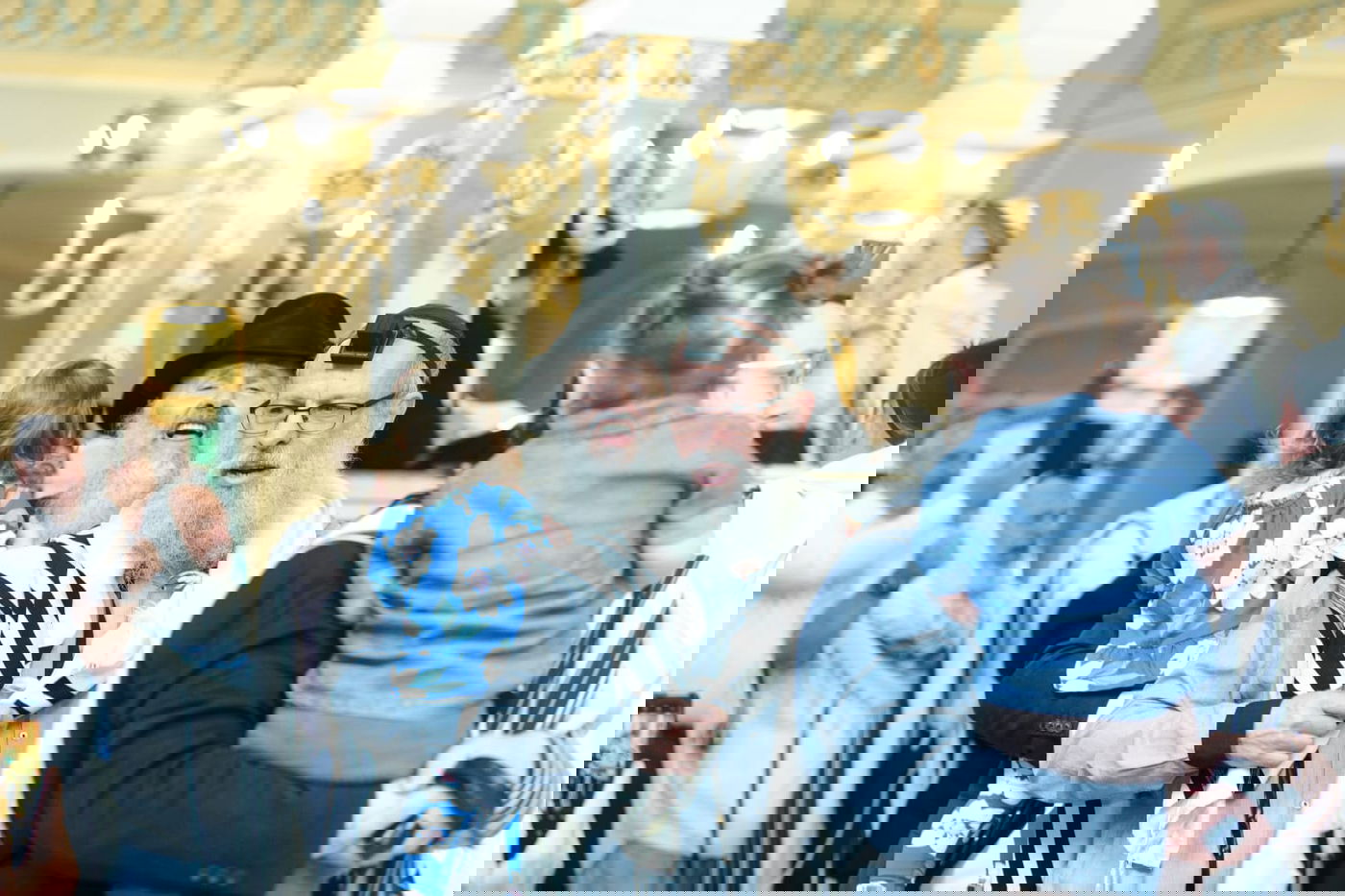 באיחור של 50 שנה: הבכיר ההונגרי חגג בר מצווה בטקס מרגש