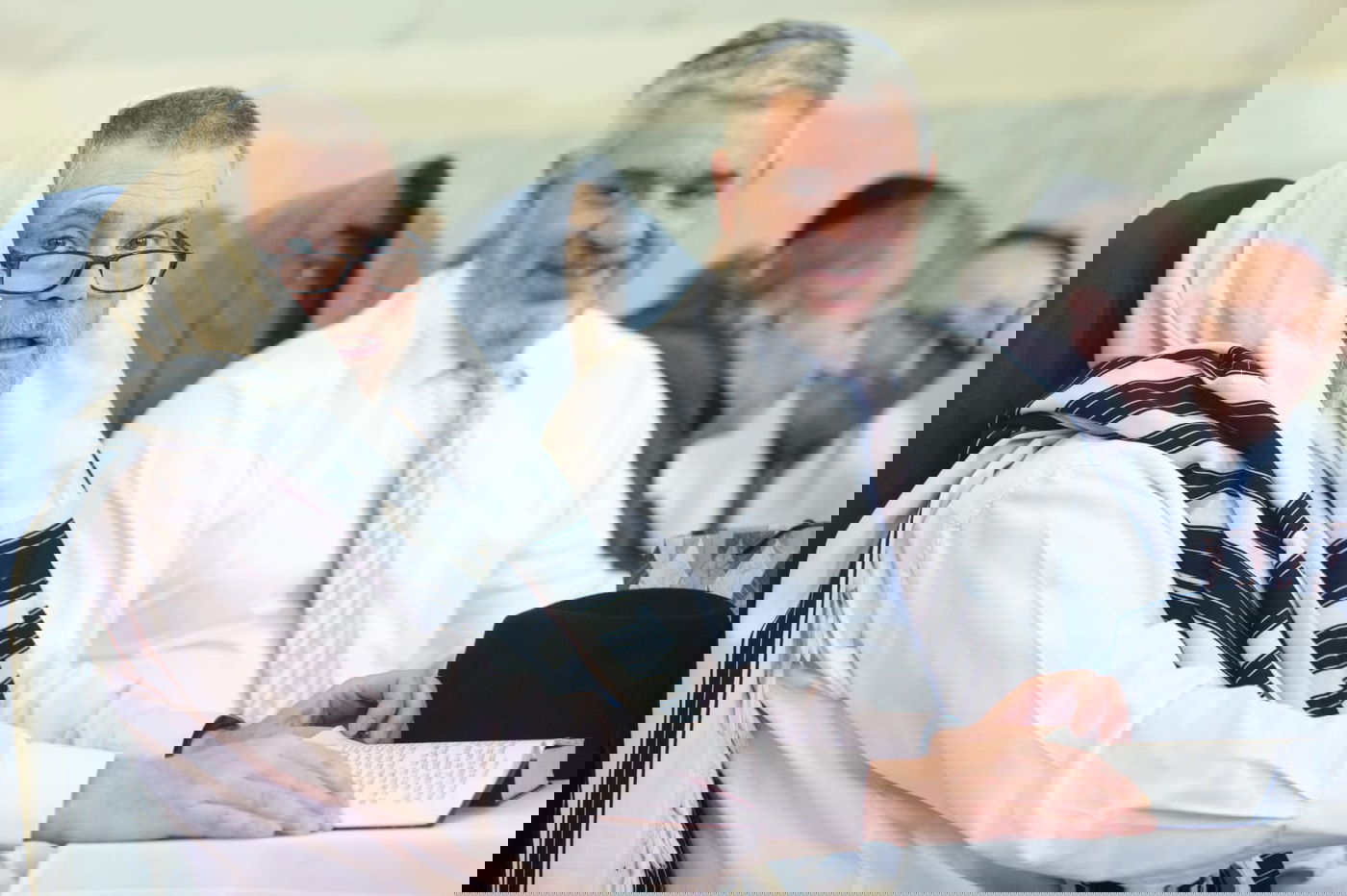 באיחור של 50 שנה: הבכיר ההונגרי חגג בר מצווה בטקס מרגש