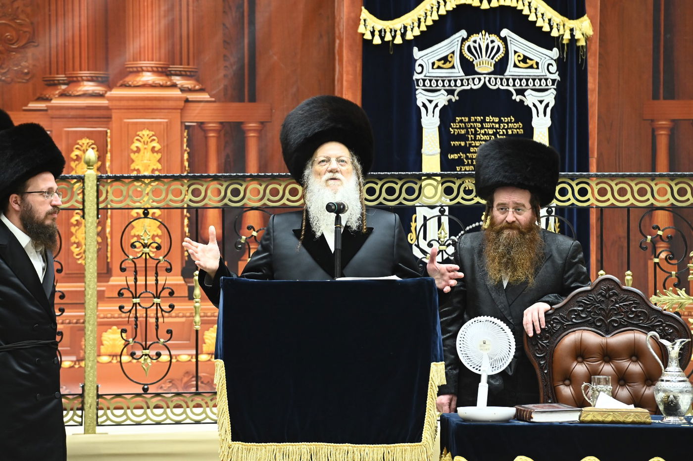 ל"ג בעומר בחצה"ק מודז'יץ