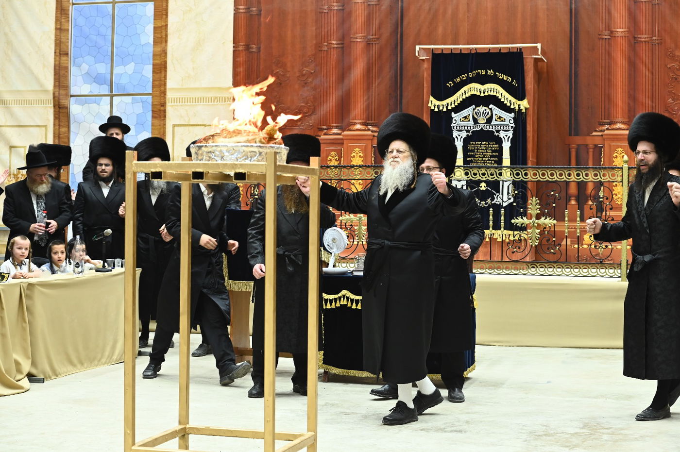 ל"ג בעומר בחצה"ק מודז'יץ