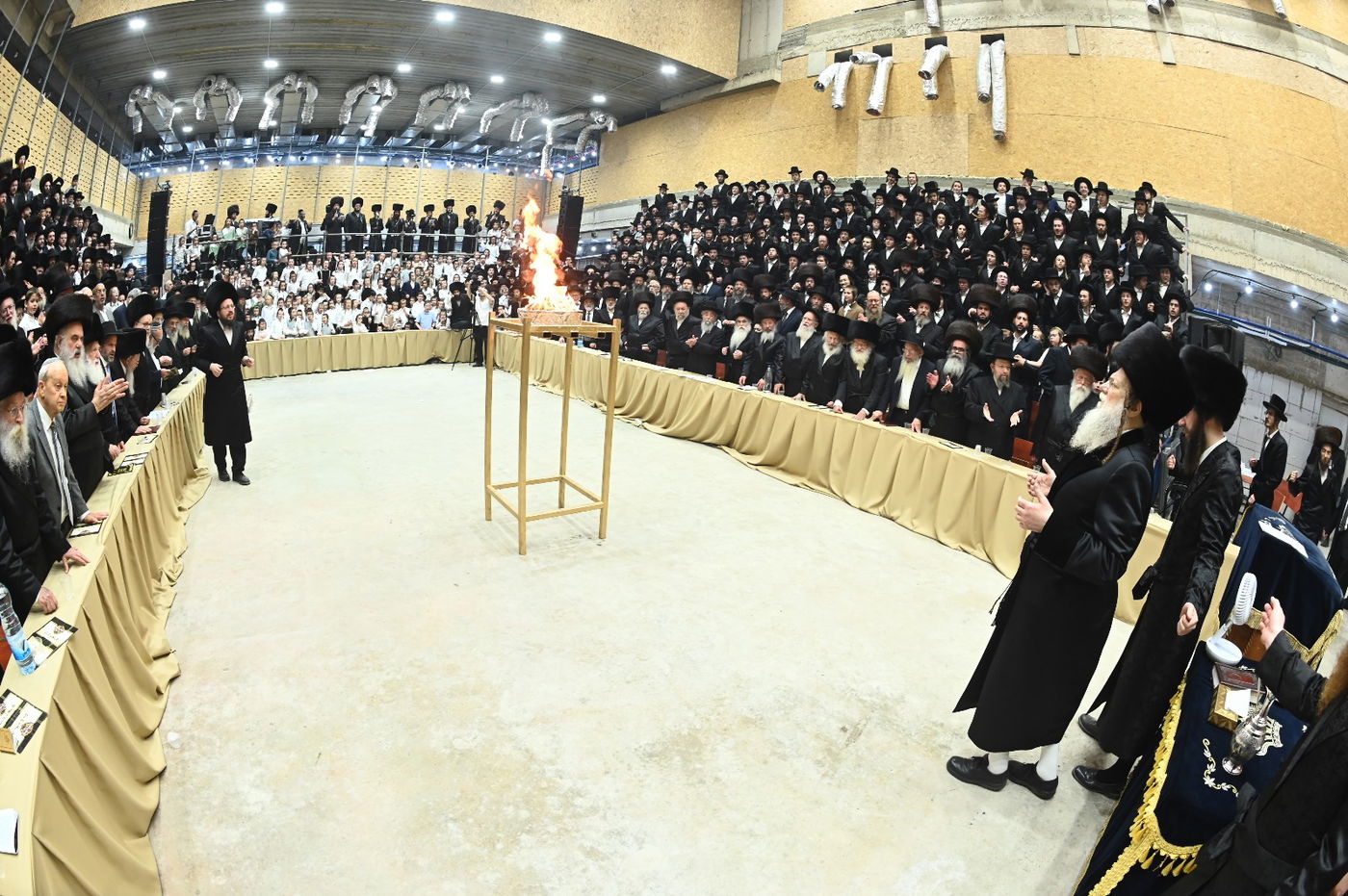 ל"ג בעומר בחצה"ק מודז'יץ