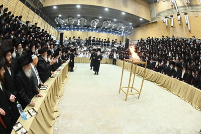 ל"ג בעומר בחצה"ק מודז'יץ