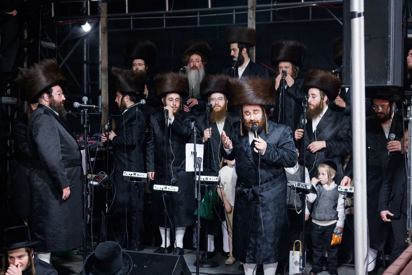 ל"ג בעומר בחצה"ק באבוב 45