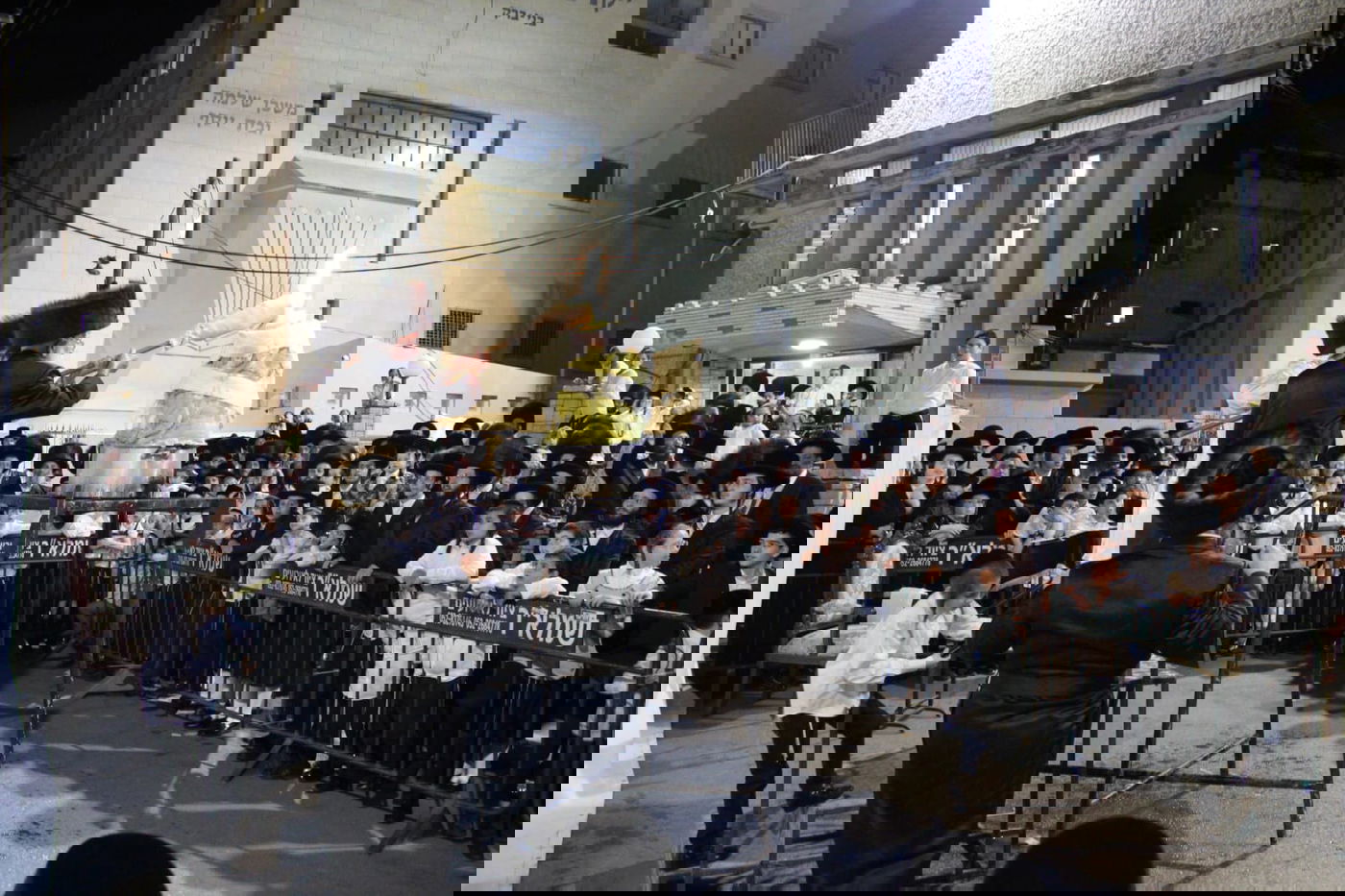 ל"ג בעומר בחצה"ק קומרנא