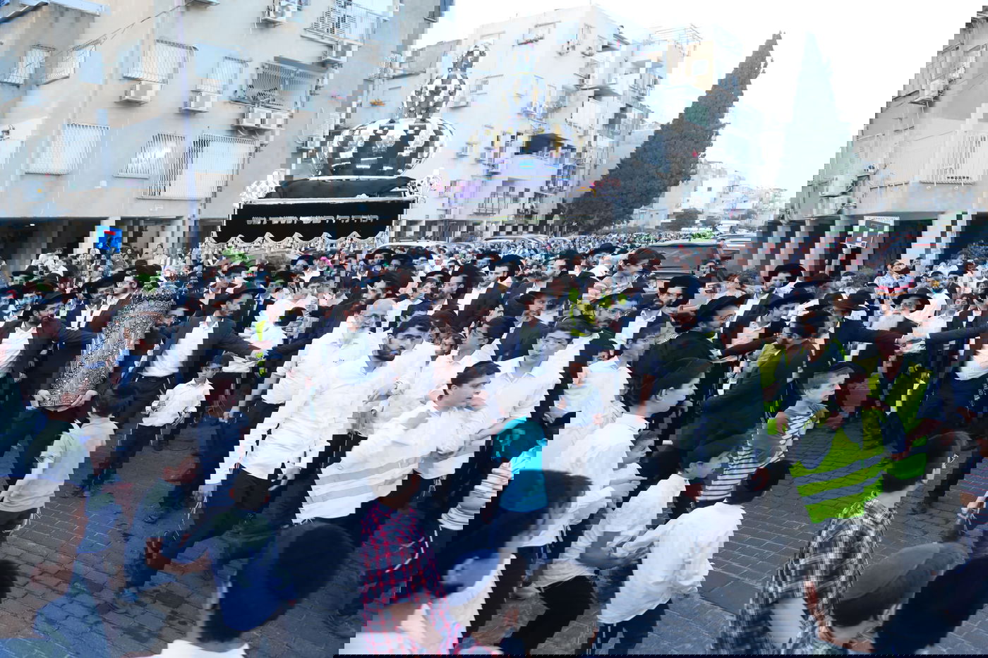 הכנסת ספר תורה בקרית הרצוג